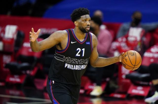 抢庄牛牛团队-面对潜在对手仅拿6分 恩比德状态下滑76人存隐患